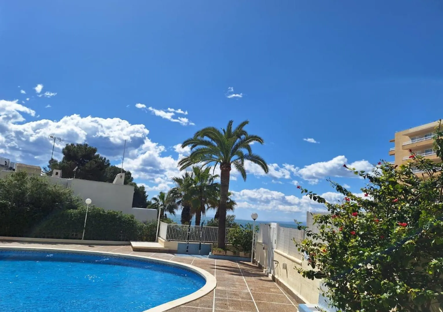 Calanu Cap Salou Luxury Apartment By The Sea contacts